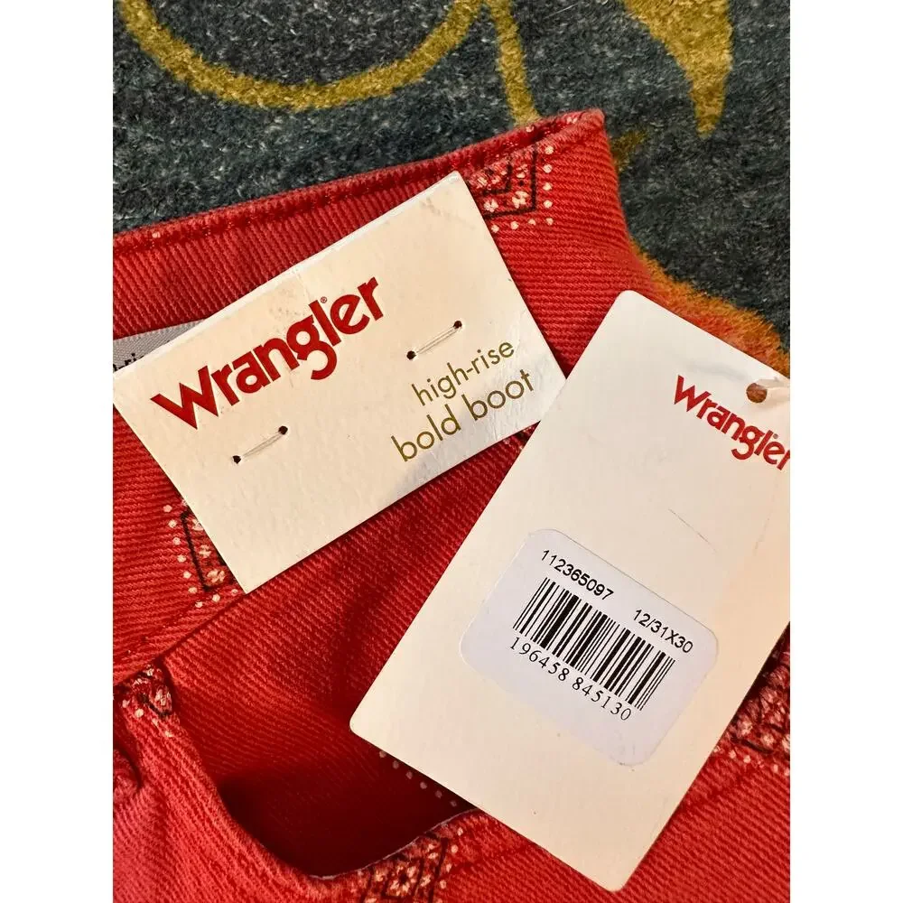 NWT Wrangler High-Rise Bold Boot Jeans Size 31 x 30